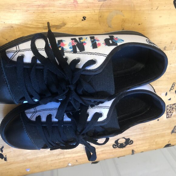 Custom shoes - Picture 6 of 8